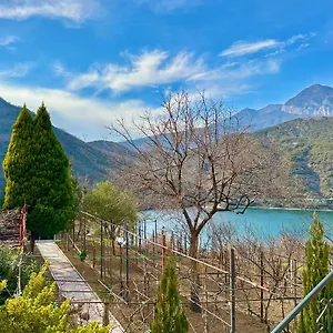 Gasthof Lakeview Escape, Koman